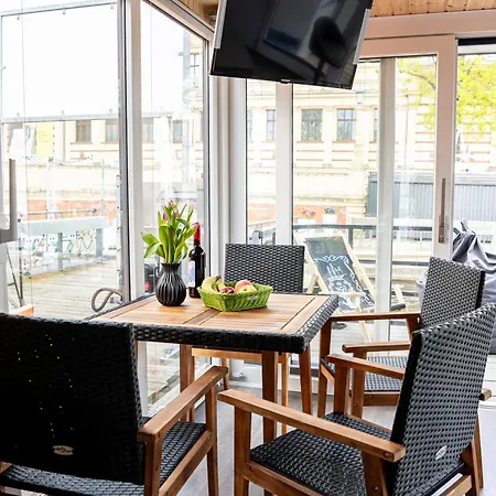 Vindua River Loft Bådhotel *
